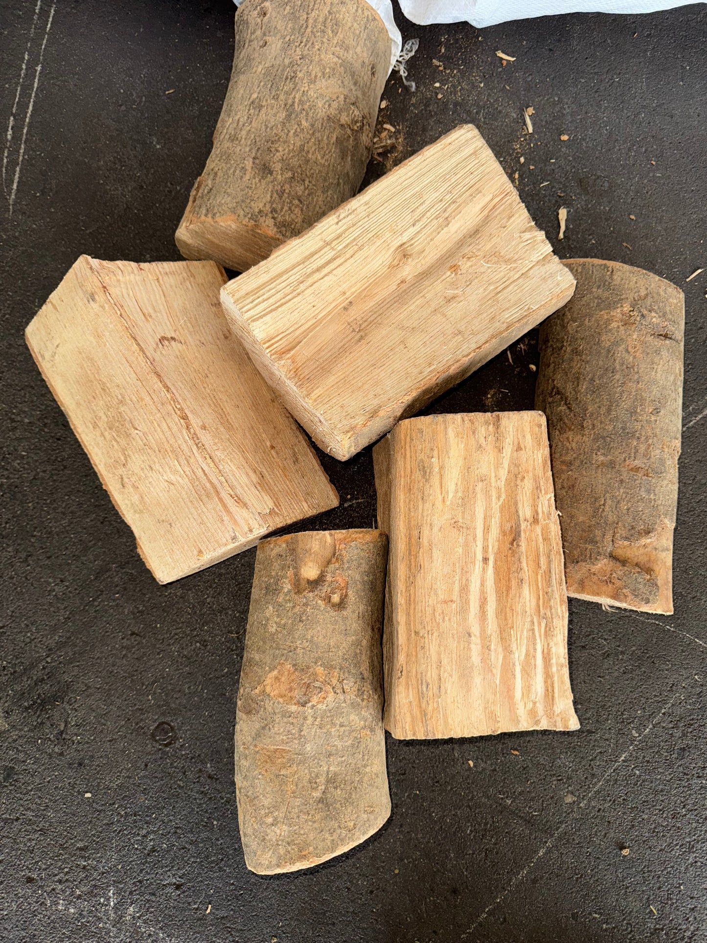Kiln dried hardwood small bag